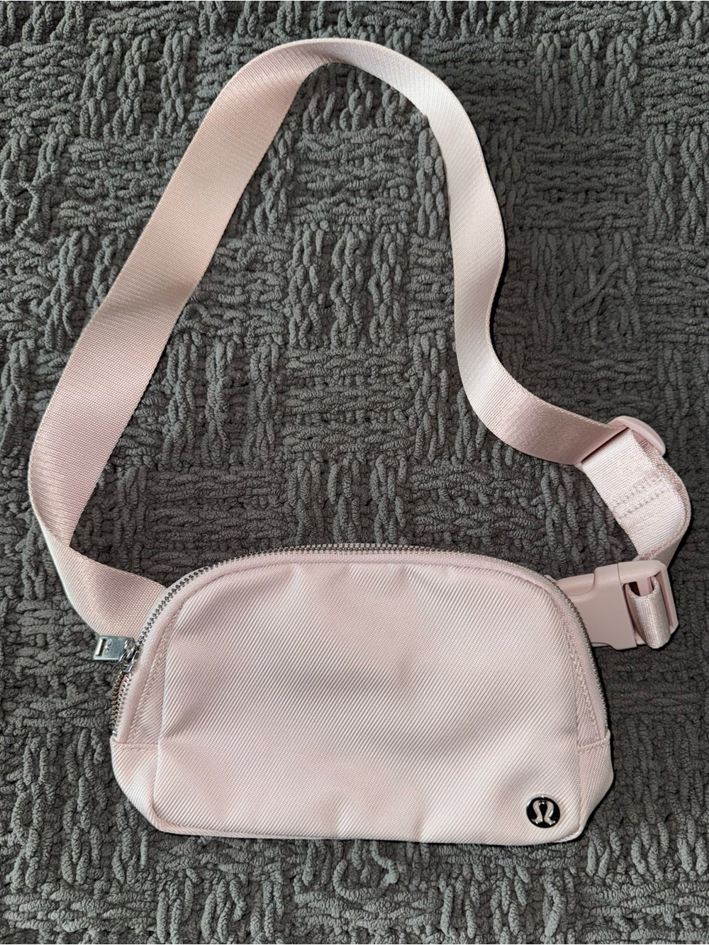 Like new Lululemon athletica Pink Waist Bag - Lightweight Everyday Crossbody